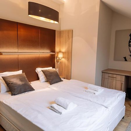 Hotel Vadvirág Panzió Ágfalva Esterno foto